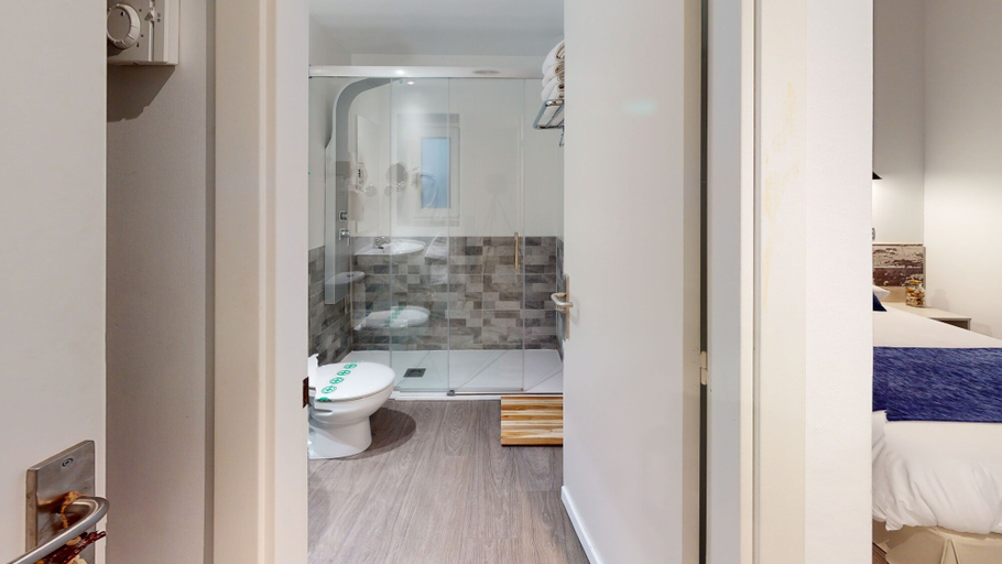 Bathroom 3, Bella Dolores, Girona