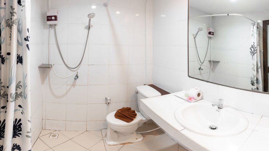 Bathroom 4, The Palace Aonang Resort, Mueang Krabi