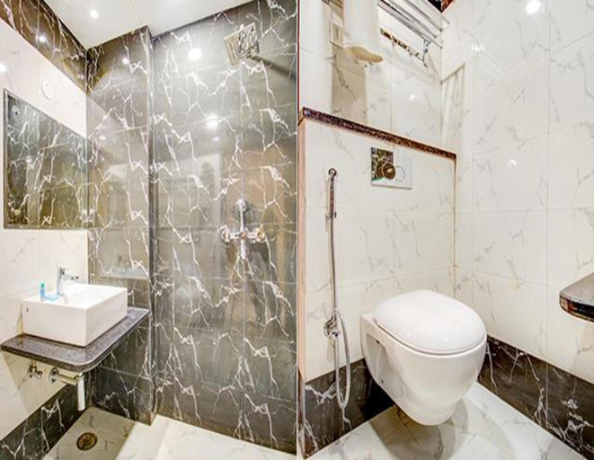 Bathroom 5, Fabhotel 7Th Crossing, Jaipur