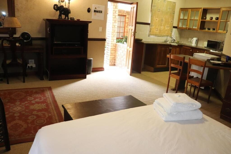 Bedroom 3, Khaya Africa Guesthouse and Spa, City of Johannesburg