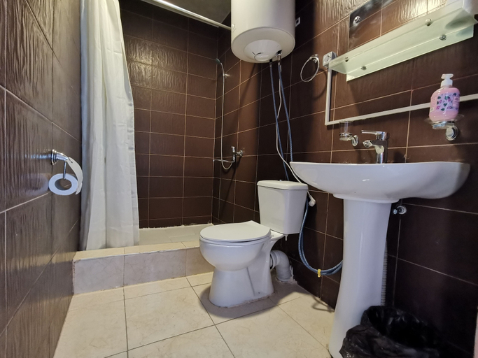 Bathroom 3, Gio Apartments, Tbilisi
