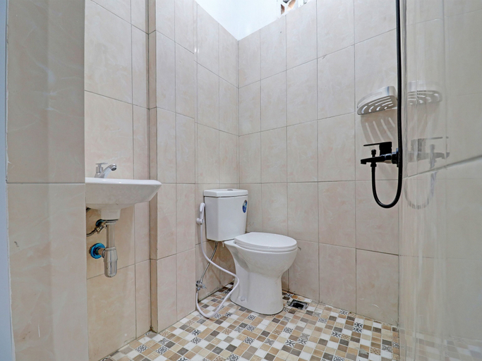 Bathroom, Hotel O Gala Residence, Jambi