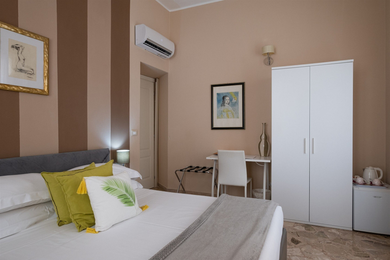 Bedroom 3, Palazzo Gilistro, Syracuse
