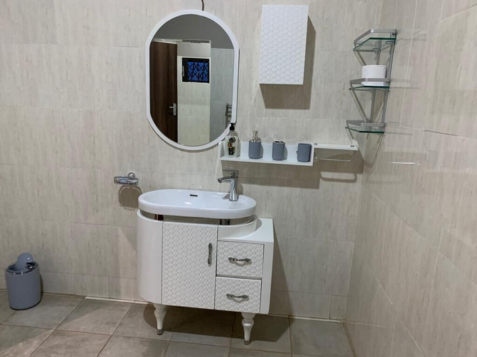 Bathroom, Topaz Villas, Lilongwe City
