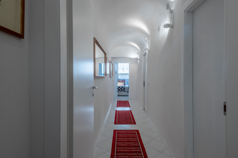 Others 4, Belledonne Apartment, Florence