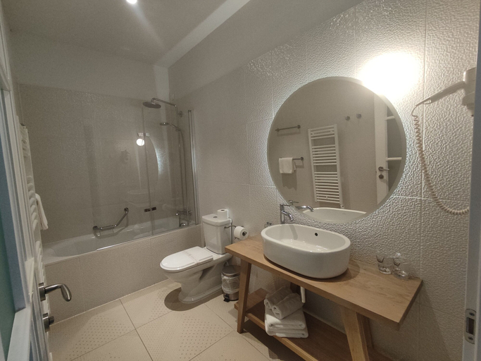 Bathroom 5, XII Century Heritage Hotel, Trogir