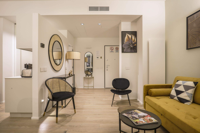 Others 5, Repubblica Suites, Milano