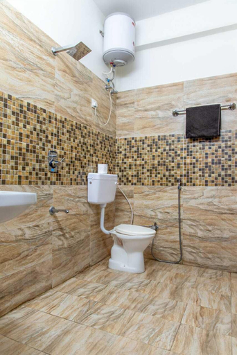 Bathroom 2, Himalayan Retreat, Solan