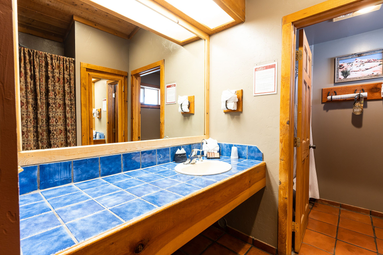 Bathroom 4, Red Cliffs Lodge Moab, Grand
