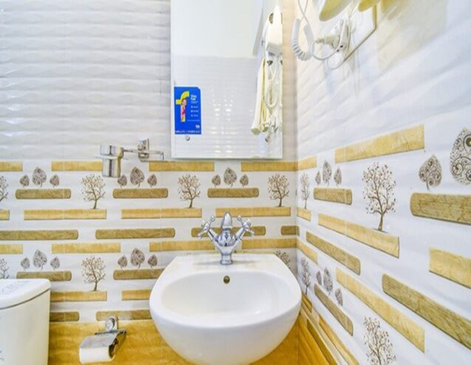 Bathroom 3, Fabhotel Vinu Valley Resorts, The Nilgiris