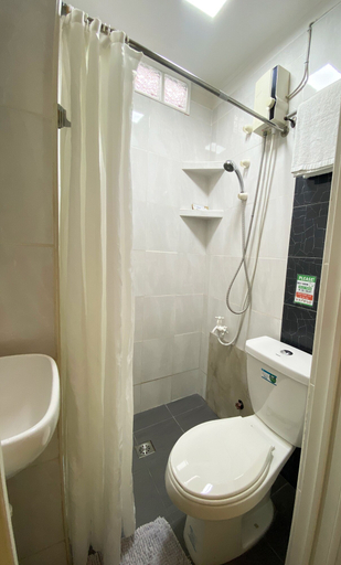 Bathroom 5, Little Norway guest house - Close to airport, Lapu-Lapu City