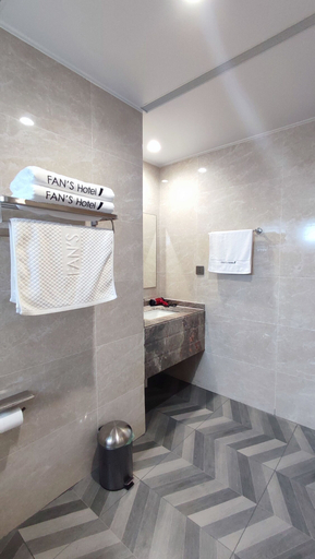 Bathroom 3, Fan's Hotel Ormoc, Ormoc City
