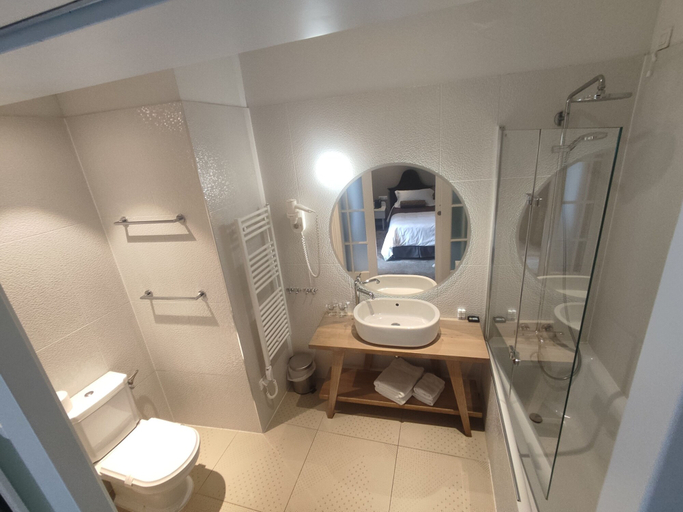 Bathroom 5, XII Century Heritage Hotel, Trogir