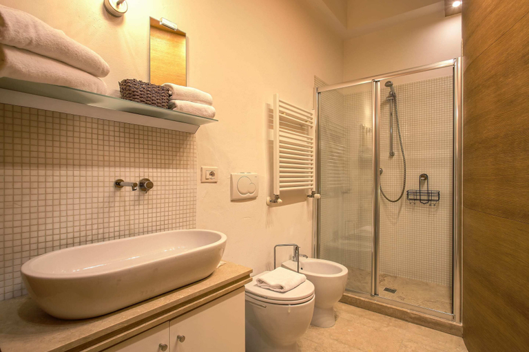 Bathroom, Santospirito Suite, Florence