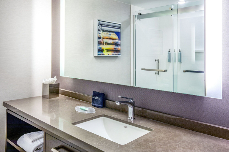 Bedroom 4, Courtyard by Marriott Boston Billerica/Bedford, Middlesex