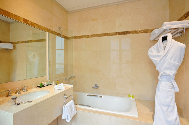 Bathroom 3, Hotel Royal Saint Honoré Paris Louvre, Paris