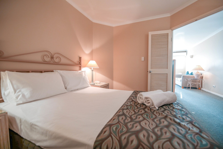 Bedroom 3, Il Palazzo Boutique Apartment Hotel, Cairns