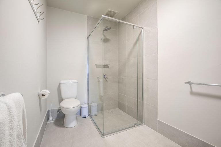 Bathroom 17