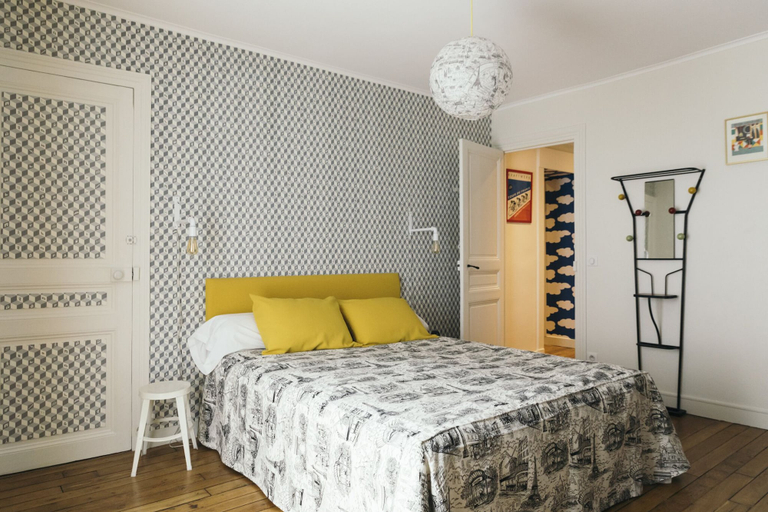 Bedroom 4, Chez Pepe Merle, Paris