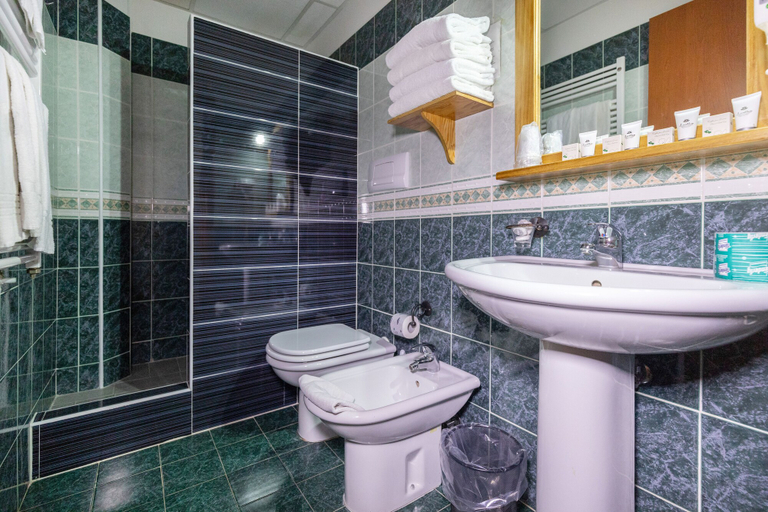 Bathroom 5, La Terra dei Sogni Country Hotel, Catania