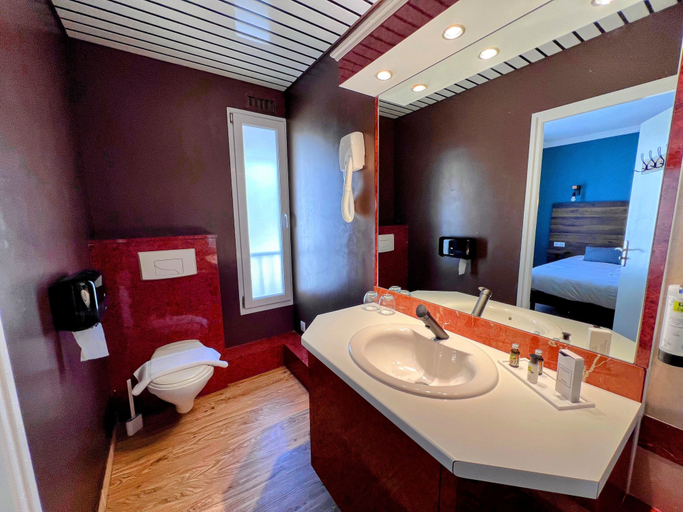 Bathroom 4, Logis Hôtel de la Poste, Marne
