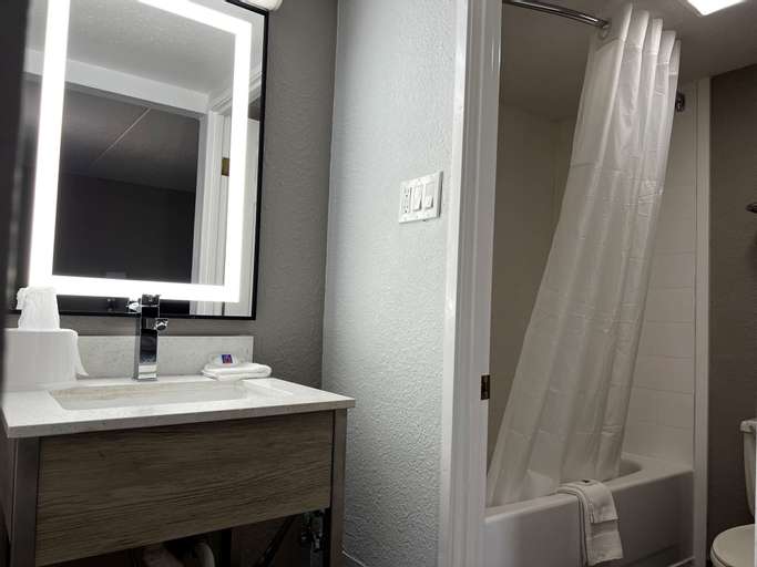 Bathroom 11