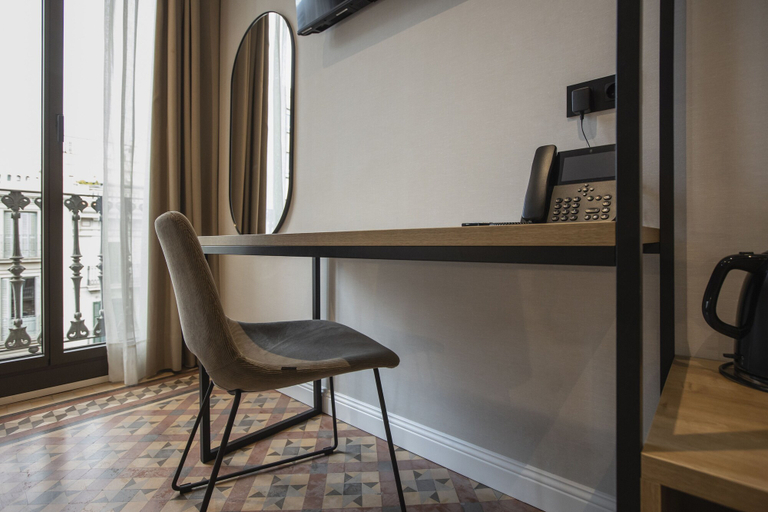 Others 5, Fontanella by BCN URBAN ROOMS, Barcelona