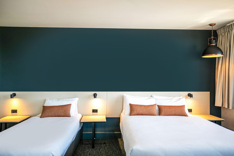 Bedroom 13