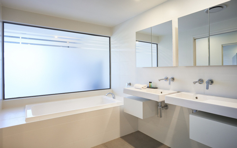 Bathroom 7