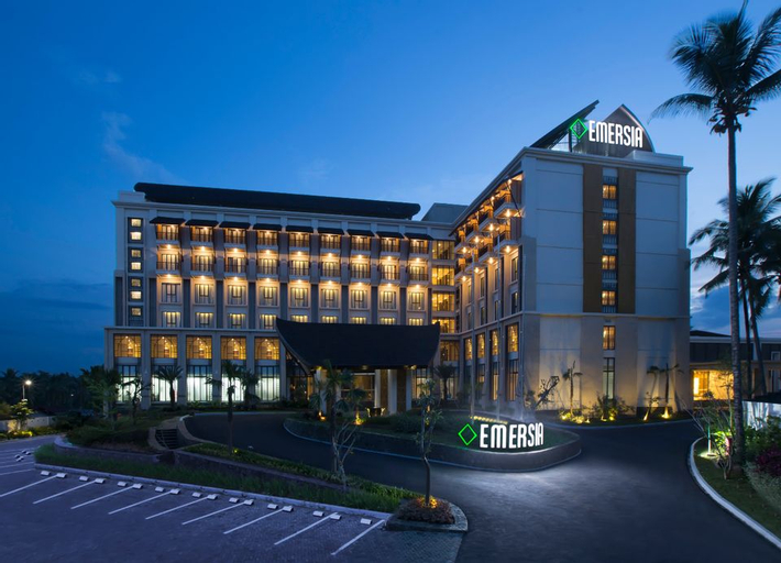 Exterior & Views 1, Emersia Hotel and Resort Batusangkar, Tanah Datar