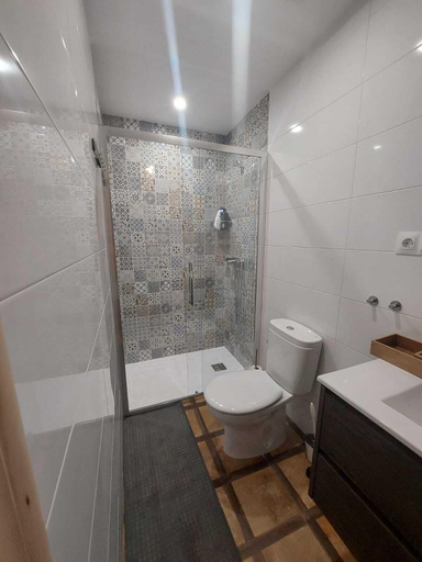 Bathroom 3, Casa Fela Muriellos, Asturias