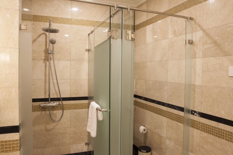 Bathroom 5, Park View Hotel, Bandung