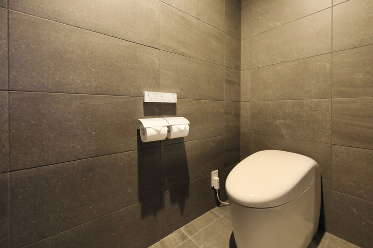 Bathroom 15