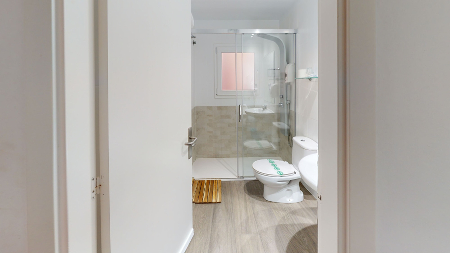 Bathroom 3, Bella Dolores, Girona