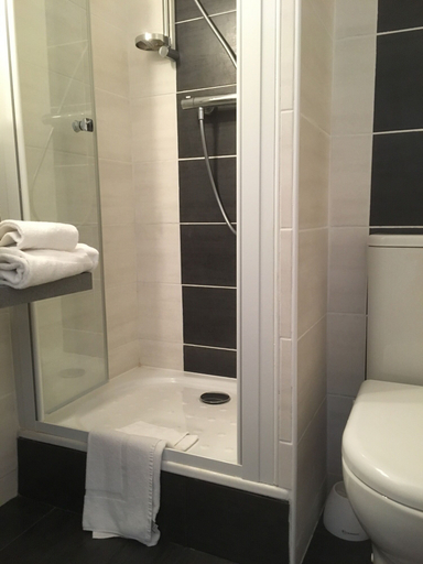 Bathroom 5, La Roseliere, Isère