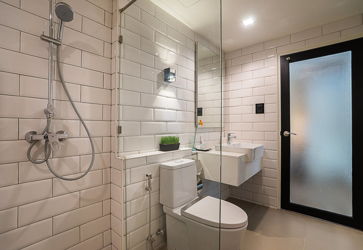 Bathroom 4, Sunshine Hip Hotel, Pattaya