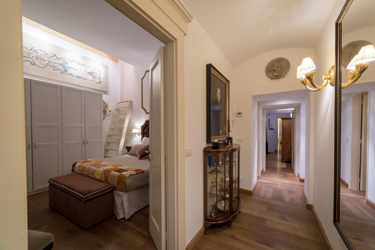 Bedroom 2, Ognissanti Suites, Florence
