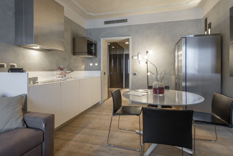 Others 4, Milan Royal Suites & Luxury Apartments, Milano
