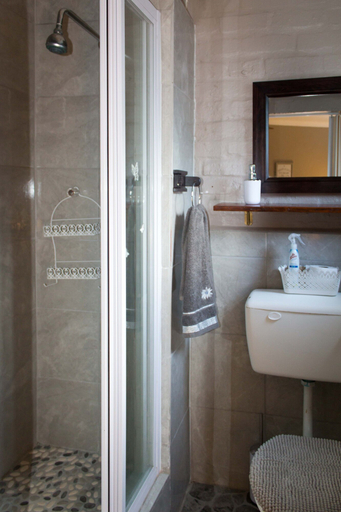 Bathroom 3, The Vintage Crane Guesthouse, Overberg