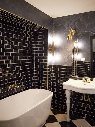 Bathroom 3, The Dorchester Hotel, Simcoe