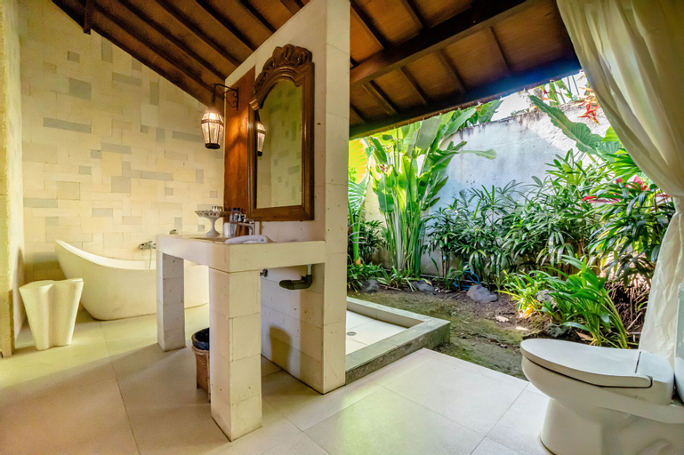 Bathroom 14
