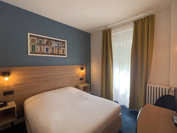 Bedroom 4, Le Progrès, Maine-et-Loire