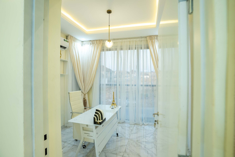 Others 5, Kadal Apartments, AbujaMun