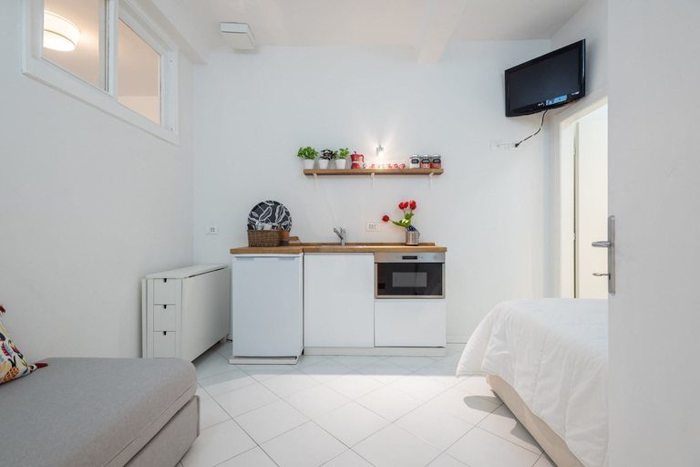 Others 5, Belledonne Apartment, Florence