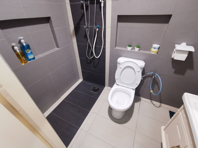Bathroom, Kampar Champs Elysees 4pax Homestay, Kampar