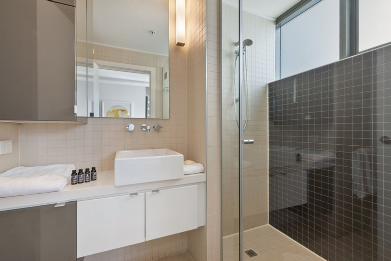 Bedroom 5, Quattro Apartments, Spring Hill