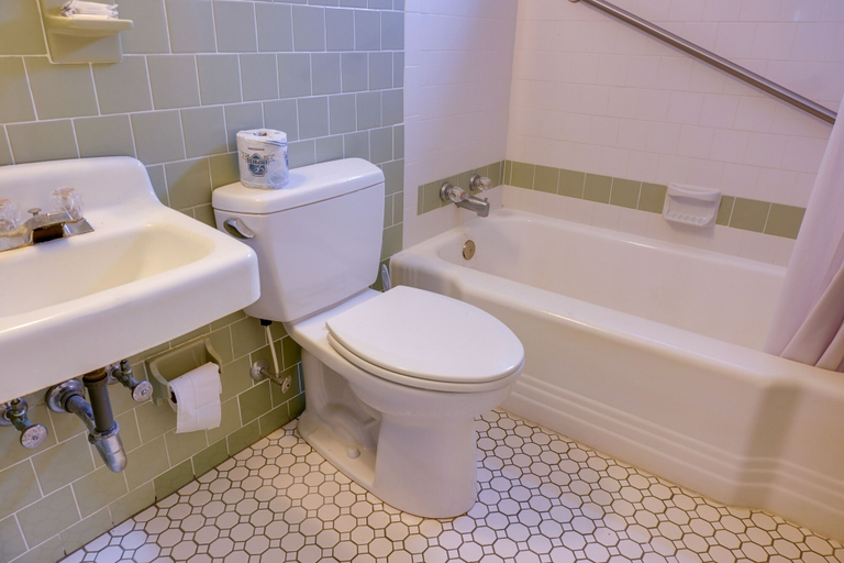 Bathroom 3, Ocean Terrace Family Apartments, Worcester