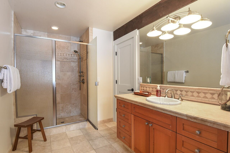 Bathroom 4, Dollar Point Escape, Placer