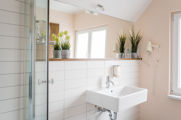 Bathroom 4, Point Hotel Apartments & Rooms, Dresden