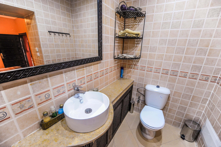 Bathroom 5, Riad Errabii, Marrakech